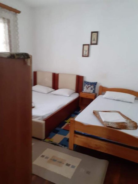 Pogradec, jap me qera Vile ne plazh 2+1+A+BLK Kati 2, 210 m² 2.000 Leke (Kristaq Kacka)