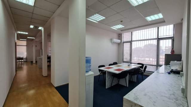 Tirane, shes ambjent biznesi Kati 2, 1.040 m² (Don Bosko)