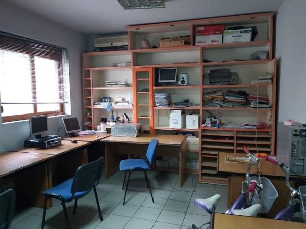 Tirane, shes ambjent biznesi Kati 0, 55 m² 210.000 Euro (Bulevardi Zogu I)