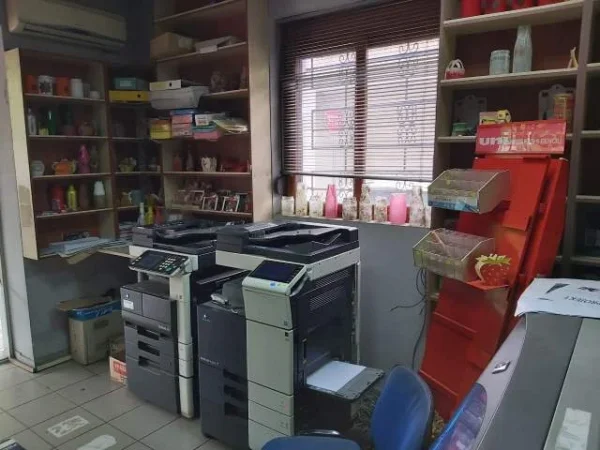 Tirane, shes ambjent biznesi Kati 0, 55 m² 210.000 Euro (Bulevardi Zogu I)