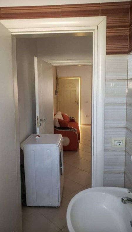 Vlore, jap me qera apartament ne plazh 20 Euro