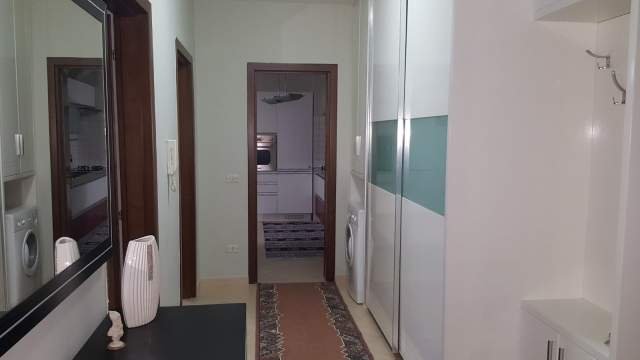 Tirane, jap me qera apartament 1+1+BLK Kati 2, 84 m² 400 Euro (Sheshi Avni rustemi)