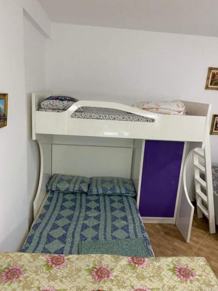 Vlore, jap me qera apartament ne plazh Kati 1, 30 Euro (Radhimë)