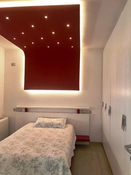 Tirane, jepet me qera apartament 2+1+A+BLK Kati 4, 120 m² 830 Euro