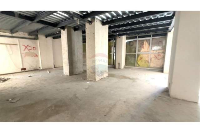 Durres, jepet me qera ambjent biznesi Kati 0, 446 m² 3.200 Euro (Durres)