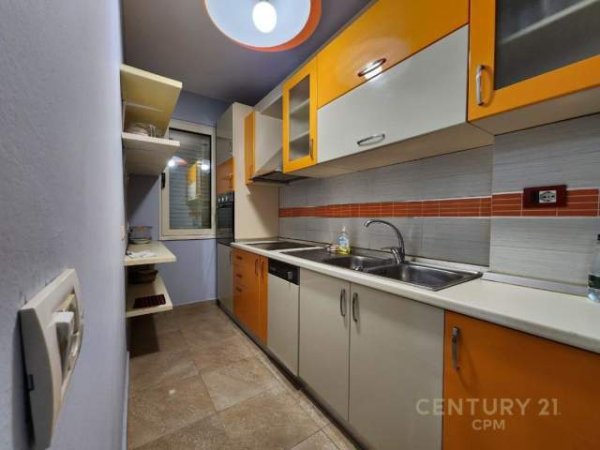 Tirane, jepet me qera apartament 2+1+BLK Kati 2, 97 m² 550 Euro (Rruga e Kosovarëve)