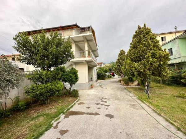 Tirane, shes Vile 5+1+BLK Kati 3, 800 m² 450.000 Euro (Blv i Ri afer Nenstacionit Elektrik)