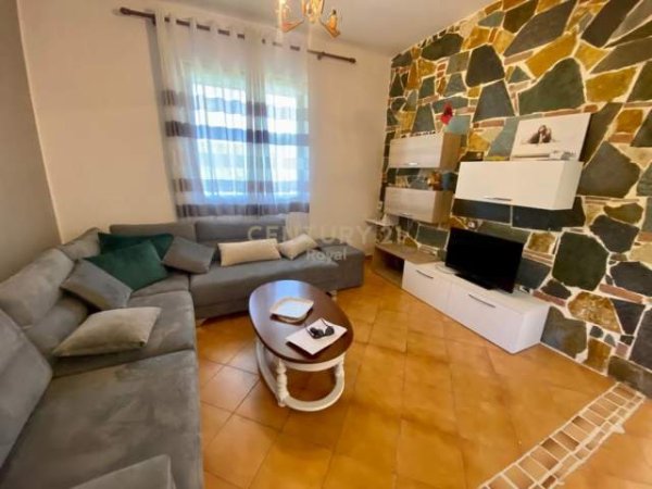 Tirane, jepet me qera apartament 2+1+BLK Kati 2, 150 m² 250 Euro (Vaqarr)