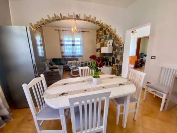 Tirane, jepet me qera apartament 2+1+BLK Kati 2, 150 m² 250 Euro (Vaqarr)