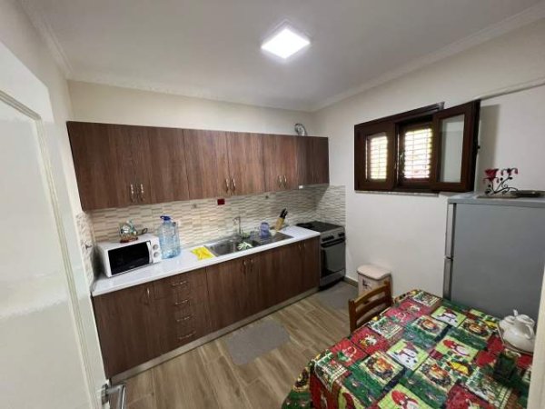 Tirane, jepet me qera apartament 3+1+BLK Kati 1, 150 m² 700 Euro (21 Dhjetori)