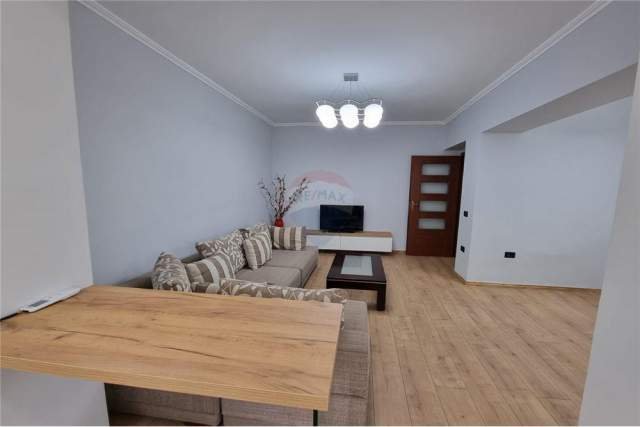 Tirane, jepet me qera ambjent biznesi Kati 1, 60 m² 500 Euro (Myslym Shyri)