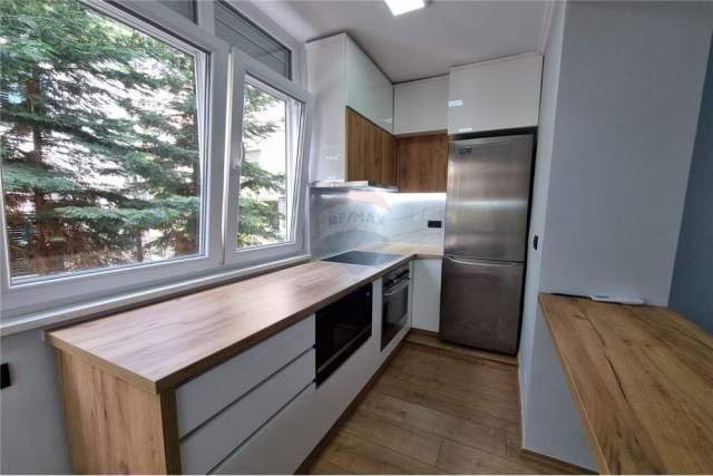 Tirane, jepet me qera ambjent biznesi Kati 1, 60 m² 500 Euro (Myslym Shyri)