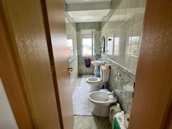 Tirane, shitet apartament 2+1+BLK Kati 6, 99 m² 85.000 Euro (Brryli)