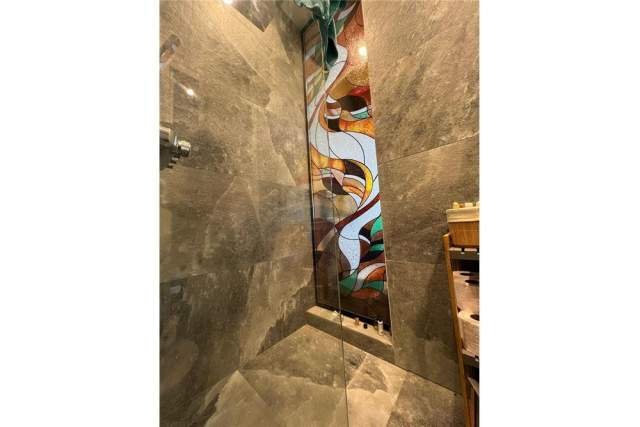 Tirane, jepet me qera apartament 1.100 Euro (Square 21)