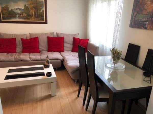 Tirane, jepet me qera apartament 2+1+BLK Kati 3, 90 m² 700 Euro (rruga  Gjike Kuqali.)
