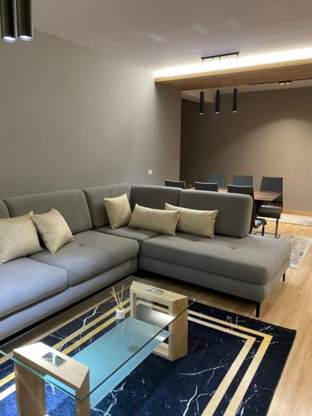 Tirane, jepet me qera apartament 2+1+BLK Kati 8, 120 m² 650 Euro (Spitali Amerikan 3)