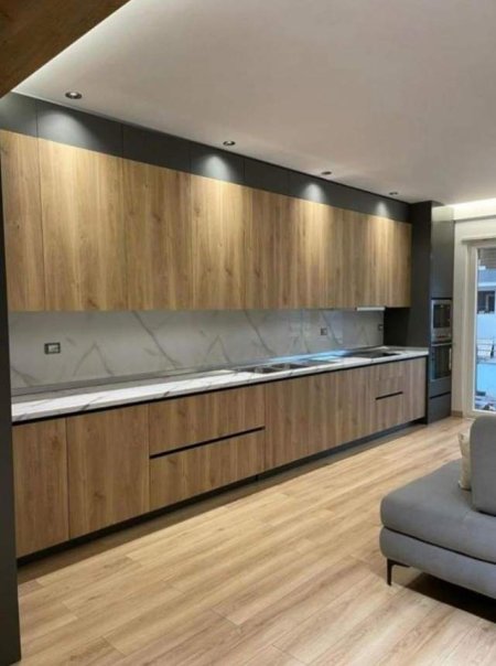 Tirane, jepet me qera apartament 2+1+BLK Kati 8, 120 m² 650 Euro (Spitali Amerikan 3)