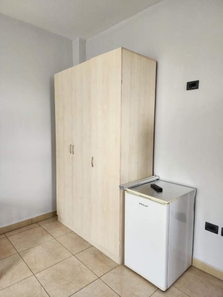 Tirane, jepet me qera garsonier 1+1 Kati 2, 50 m² 18.000 Leke (BAJRAM ALLARAJ)