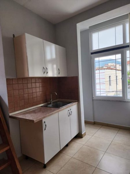 Tirane, jepet me qera garsonier 1+1 Kati 2, 50 m² 18.000 Leke (BAJRAM ALLARAJ)