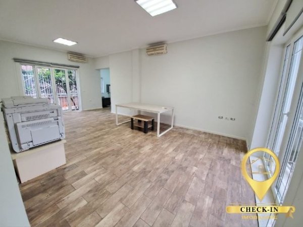 Tirane, jepet me qera zyre Kati 0, 200 m² 1.000 Euro (Rruga e Kavajes)