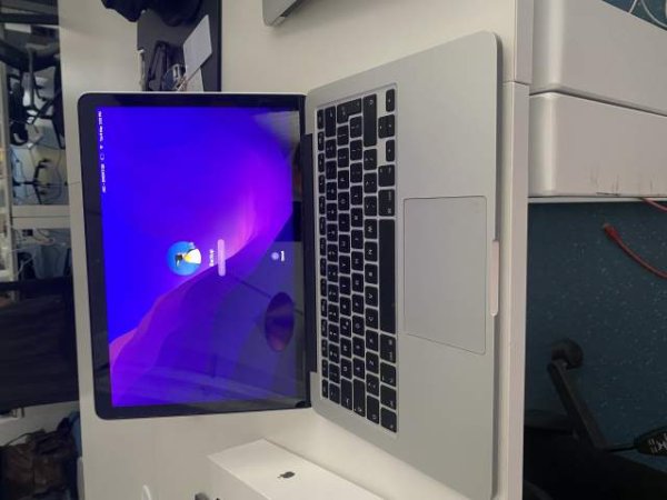 Tirane, shes APPLE Macbook Pro Retina 13inch 380 Euro