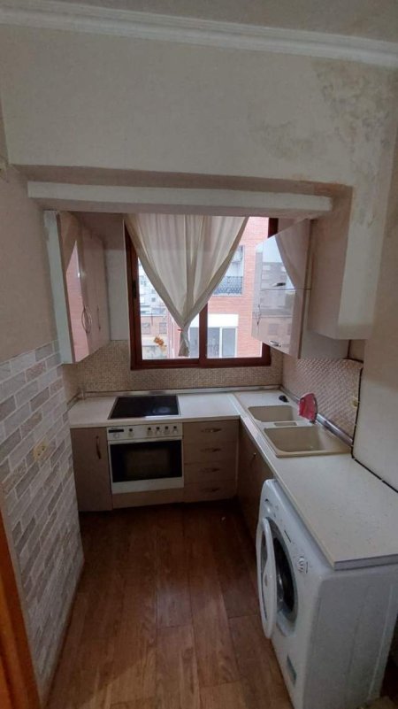 Tirane, jepet me qera apartament 1+1+BLK Kati 3, 51 m² 30.000 Leke (Rruga e Dibres)