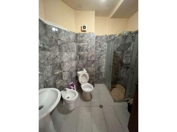 Tirane, shitet apartament 1+1+BLK Kati 8, 67 m² 69.000 Euro
