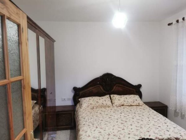 Tirane, jepet me qera apartament 1+1 Kati 1, 67 m² 25.000 Leke (Rruga e Thesarit)