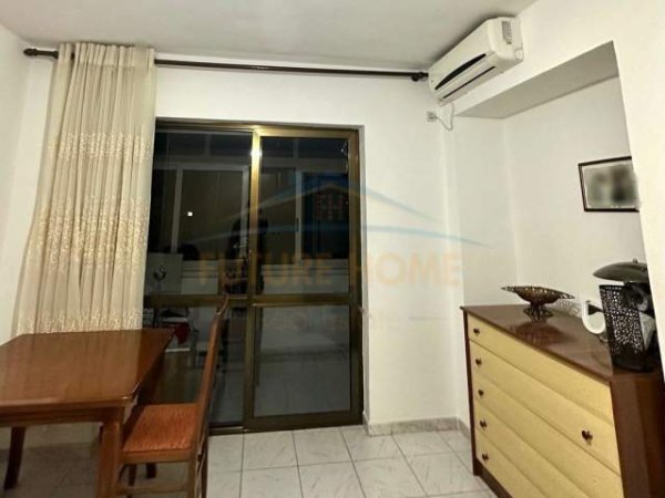 Tirane, shitet apartament 3+1 Kati 3, 83 m² 130.000 Euro (Rruga Fortuzi)