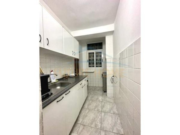 Tirane, shitet apartament 3+1 Kati 3, 83 m² 130.000 Euro (Rruga Fortuzi)