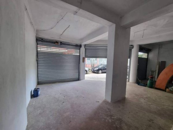 Tirane, jepet me qera magazine Kati 0, 170 m² 550 Euro (rruga Muhamet Deliu, Fresku)