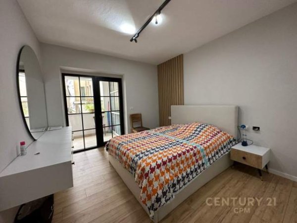 Tirane, jepet me qera apartament 3+1+A+BLK Kati 1, 100 m² 700 Euro (Ministria e Arsimit, Rruga e Durresit)