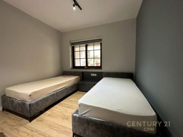 Tirane, jepet me qera apartament 3+1+A+BLK Kati 1, 100 m² 700 Euro (Ministria e Arsimit, Rruga e Durresit)