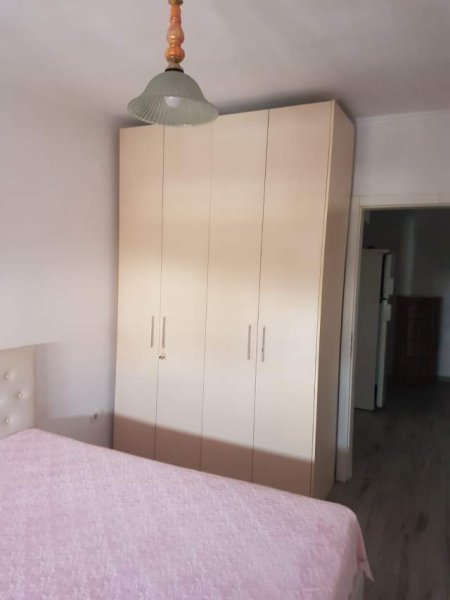 Tirane, jepet me qera apartament 1+1+BLK Kati 5, 60 m² 350 Euro (Pallati Almak)