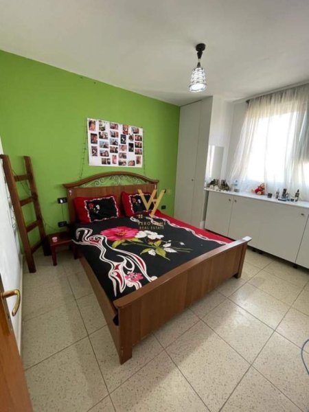 Tirane, jepet me qera apartament 2+1+A+BLK Kati 5, 700 m² 700 Euro (KODRA E DIELLIT)