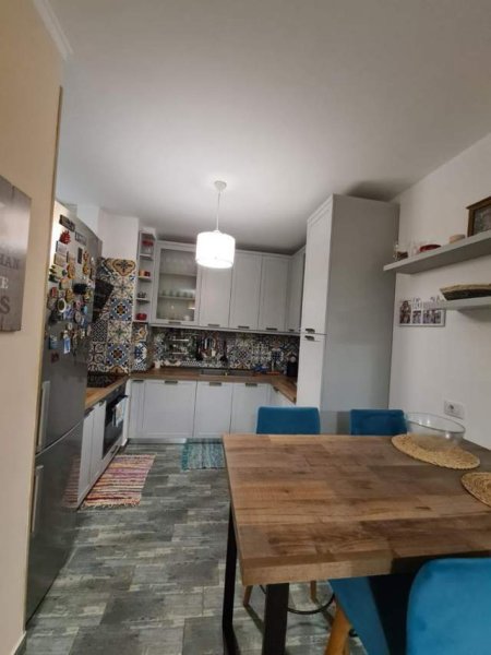Tirane, jepet me qera apartament Kati 2, 90 m² 650 Euro