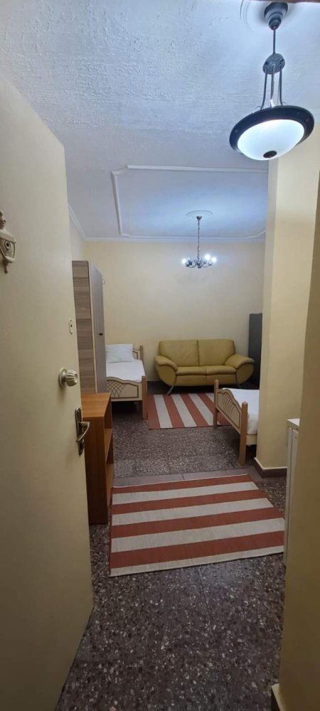 Tirane, jepet me qera apartament 1+1 Kati 1, 35 m² 380 Euro (Myslym Shyri)