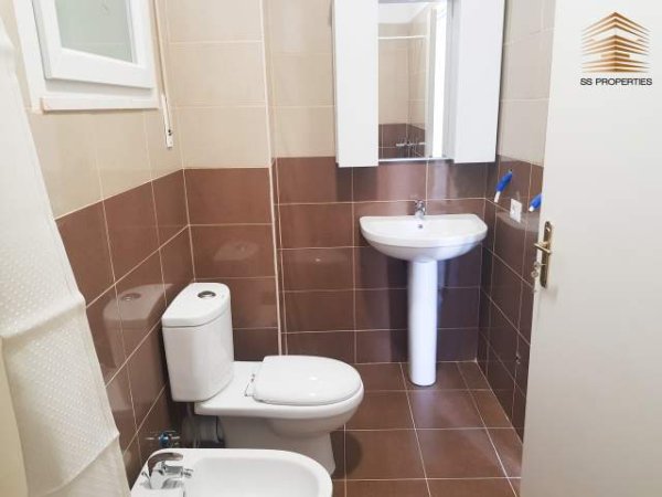 Tirane, jepet me qera apartament 2+1+BLK Kati 2, 115 m² 550 Euro (RRUGA HAXHI BRARI)
