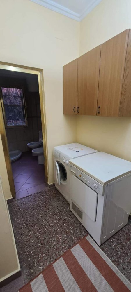 Tirane, jepet me qera apartament 1+1 Kati 1, 35 m² 380 Euro (Myslym Shyri)