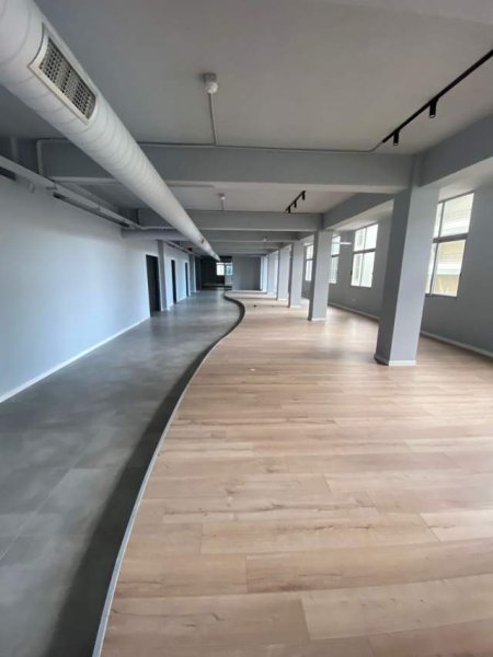 Vlore, jap me qera zyre/ambjent biznesi Kati 1, 840 m² - 2500 Euro (Transballkanike)