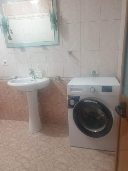 Tirane, jepet me qera apartament 2+1+BLK Kati 1, 90 m² 500 Euro (Ministria e Arsimit)