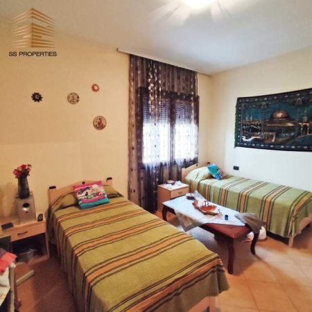 Tirane, shitet apartament 2+1+BLK Kati 5, 120 m² 120.000 Euro (rruga Gjergj Legisi)