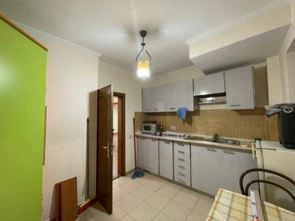 Tirane, jepet me qera zyre Kati 1, 100 m² 580 Euro (rruga e durresit)