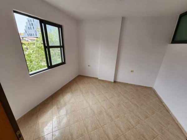 Tirane, jepet me qera apartament 2+1+BLK Kati 3, 75 m² 320 Euro (prane Concordit)