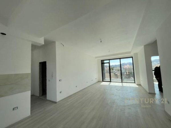 Tirane, jepet me qera zyre Kati 4, 127 m² 1.200 Euro (Myslym Shyri)