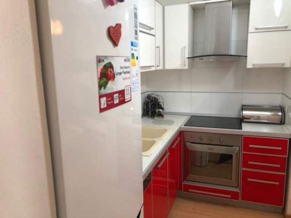 Tirane, jepet me qera apartament 2+1+BLK Kati 3, 90 m² 700 Euro (rruga  Gjike Kuqali.)