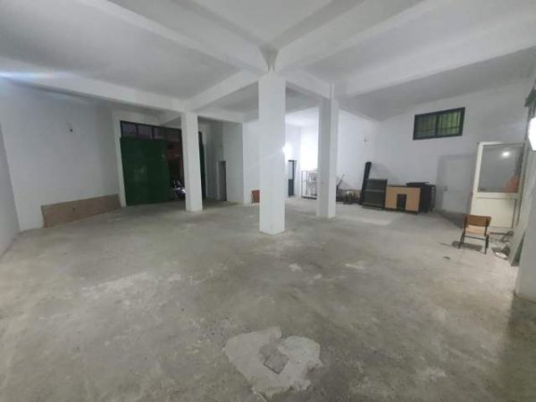 Durres, jepet me qera magazine Kati 0, 150 m² 300 Euro