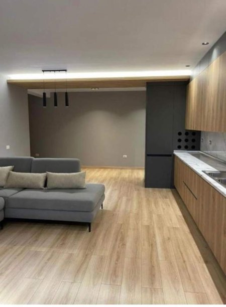 Tirane, jepet me qera apartament 2+1+BLK Kati 8, 120 m² 650 Euro (Spitali Amerikan 3)