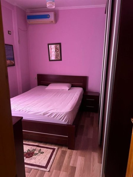 Tirane, jepet me qera apartament 2+1 Kati 3, 90 m² 500 € (Mbikalimi Kristal Center, Market Xhangolli)