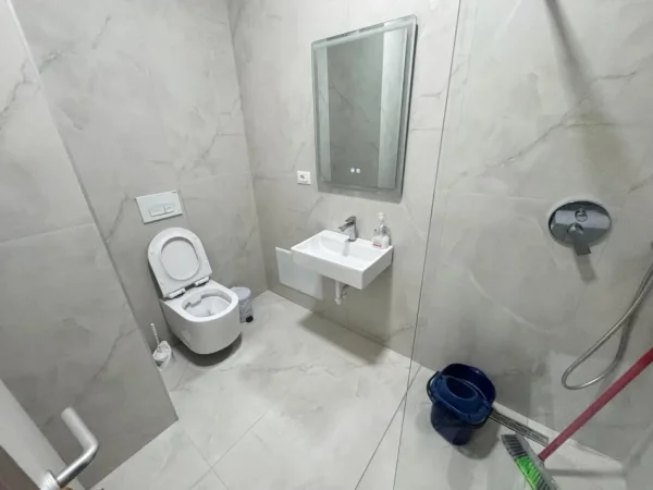 Tirane, jepet me qera apartament 1+1 Kati 2, 54 m² 420 € (Rezidenca OxA)